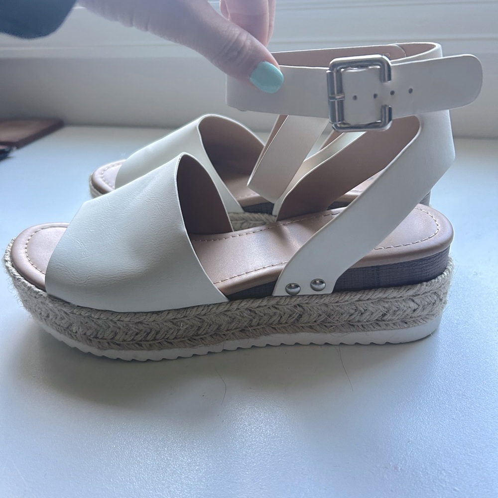 Women’s White Wedges - Worn Once - Size 8 - SODA Brand